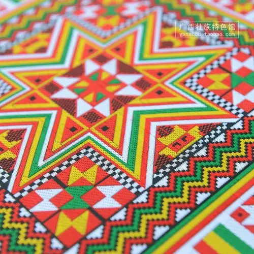 广西瑶族特色八角纹装 饰画 民宿酒店布料画 玄关客厅走廊过道挂画