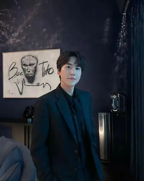 曺圭贤超话230822 kyuhyun_official 更新:74黑色西装最棒.