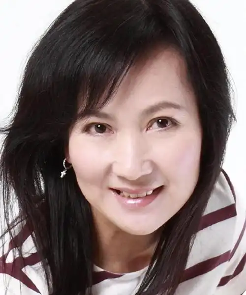 小青陈美琪分享旧照怀念旧时青葱岁月一生不孕真遗憾