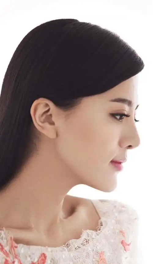 阿兰,真正的实力女歌手,清丽脱俗,花容月貌,拿奖拿到手软!