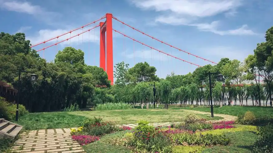 汉阳江滩鹦鹉洲大桥