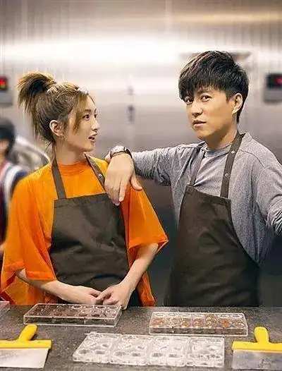 靳东江疏影互怼爱恋,《恋爱先生》高收视,这个爱吃火锅的姑娘怎么能