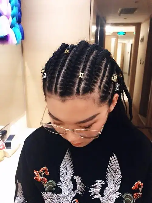 女生脏辫半边宽厚里脏辫_发型