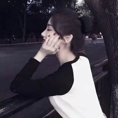 00后超火女生qq头像