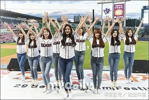 produce48 出道的izone,讲真的我真的一直以为这个综艺叫303,结果叫48