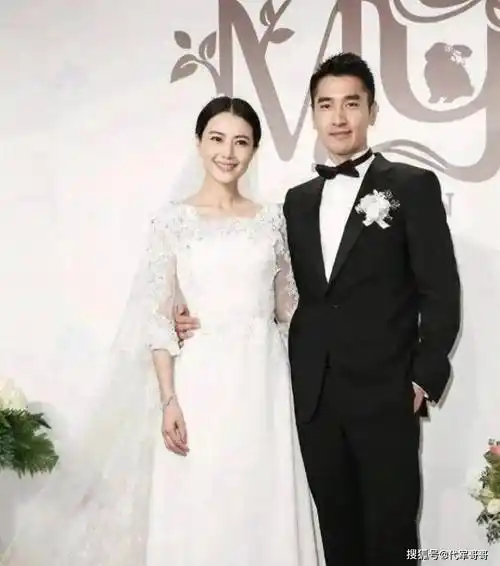 盘点娱乐圈40对明星夫妻婚纱照,哪对最惊艳?