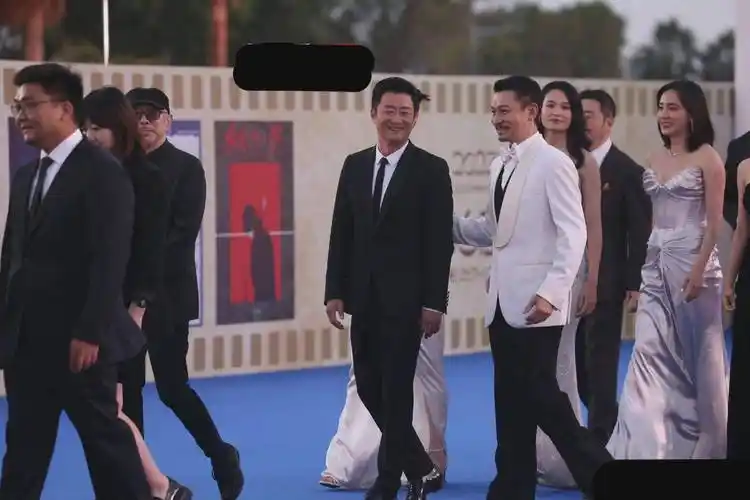 图片描述(最多30字)除了刘德华以外,还有很多男明星参加,比如苏有朋