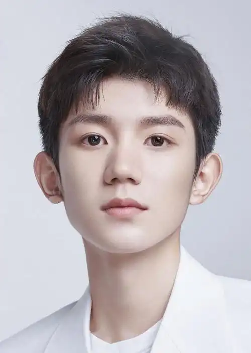 王源证件照合集 阳光大男孩心动上线