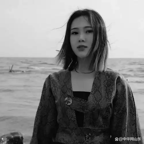 李姝娴1997年生于山东枣庄本科毕业于北京服装学院云南大学2022届硕士