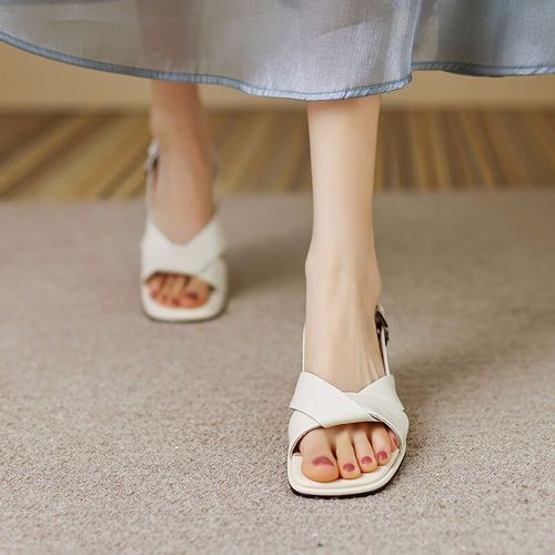 女士大脚凉鞋脚大脚宽低跟法式夏季女露趾大码女鞋41-43胖宽肥脚背高