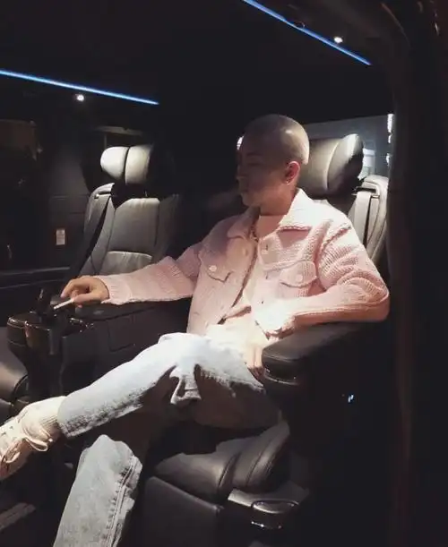 被称为沪上皇的秦奋竟比王思聪还要壕气他到底什么来头