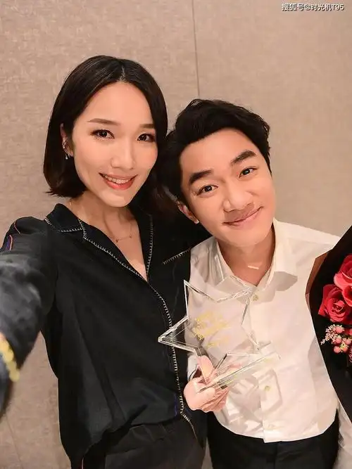 李亚男跟王祖蓝身高相差13厘米爱情却是0距离最近又怀二胎了