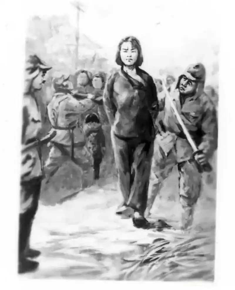 她在抗战期间,担任护士,为了保卫祖国,义无反顾地投身到战场上.