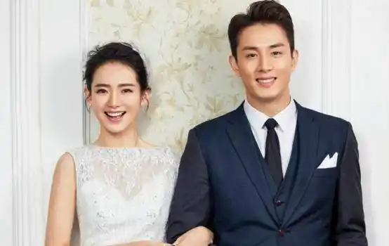 戚薇不仅自己十分通透开明,乐观开朗,她的老公也格外地对她宠爱有佳