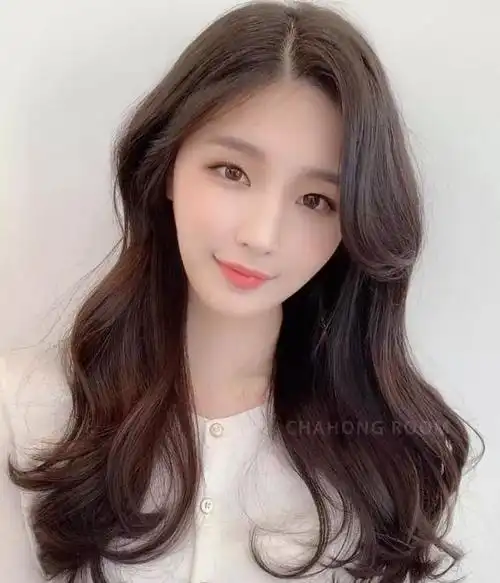 空气刘海过时了现在流行这5款非常减龄时尚