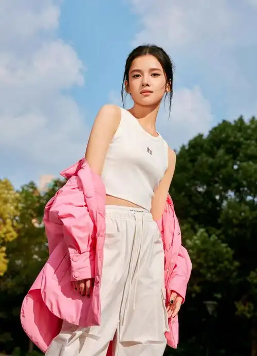 太平鸟女装品牌代言人张婧仪##太平鸟冬季大秀