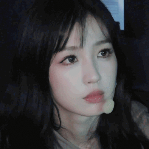 杨紫虞书欣看刘亦菲的眼神#  我鱼一双含情眼,特别漂亮水灵的眼睛