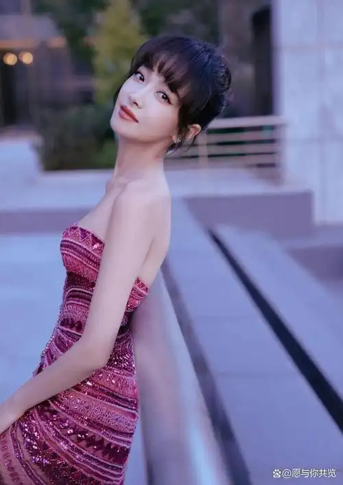 韩网评论宋茜漂亮变年轻了!她肤白貌美身材曼妙性感撩人