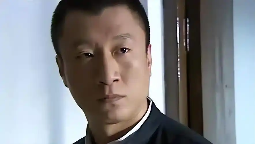 《征服》演员何铁洪,和孙红雷不是一个档次,还是不打扰为好