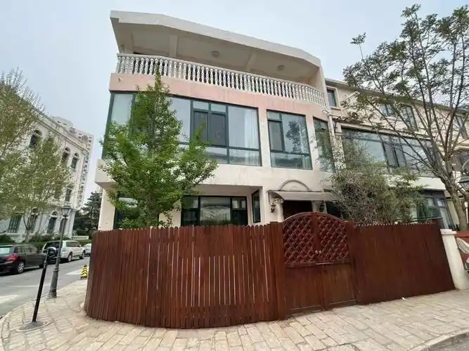 嘉林花园新出把边别墅随时入住