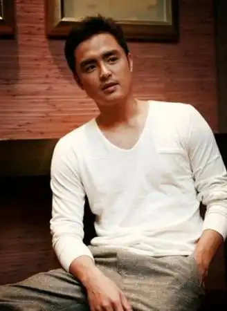 谁不爱25岁的明道?可惜,44岁的明道却过得很惨!