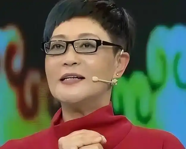 杨蕾相信喜欢看小品的人都知道她曾经饰演的小品,她演绎小品非常的传