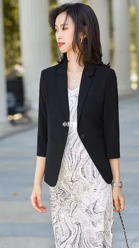 轻时尚休闲西装小个子西装穿搭