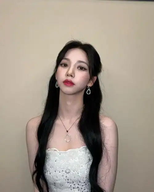 感美人#  230525【图片】katarinabluu 363136更新    我爱ins!