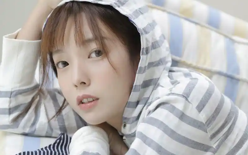 可爱唯美女生图片桌面壁纸高清大图预览1920x1200_美女壁纸下载_美桌