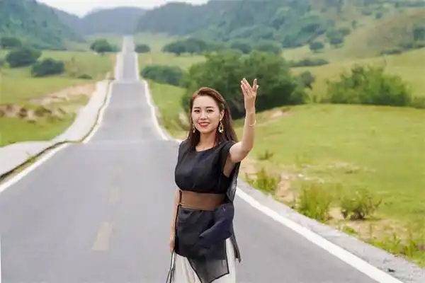 刀郎爱徒歌手云朵要到武隆开演唱会