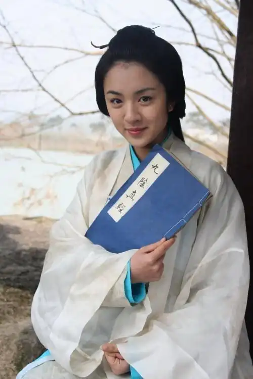 新晋女神王晓晨罕见古装扮相,王朝云贤良淑德,冯蘅貌美如花