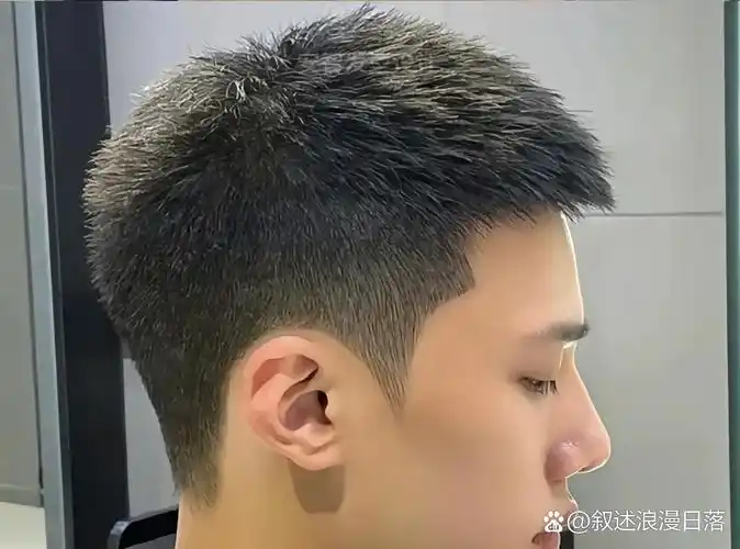 太阳穴凹陷的朋友非常适合 免打理 还原度最高的男生发型栗子头