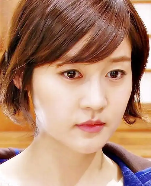 p>成宥利(sung yu ri),1981年3月3日出生于德国巴登,韩国女演员,歌手