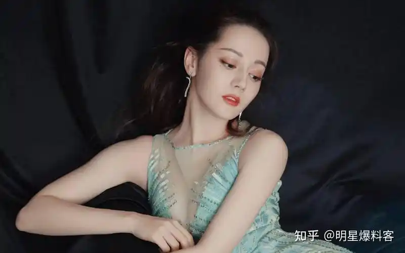 《球状闪电》这个项目又起头溜主演了,此次是重新溜到了迪丽热巴头上