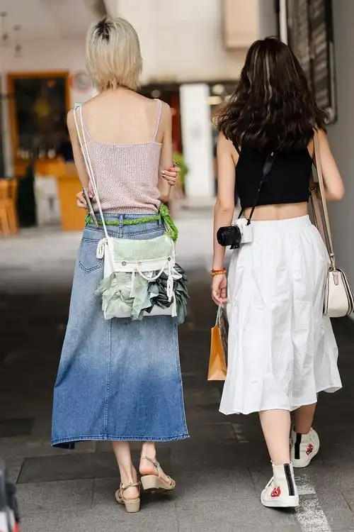 上海街拍 美好背影.#上海街拍 #路人视角 #图文伙伴扶持计 - 抖音