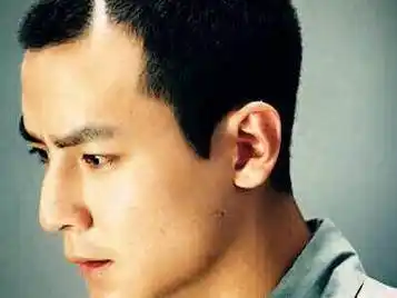 单看脸5分哦   怎么是能漏的了大帅哥吴彦祖呢