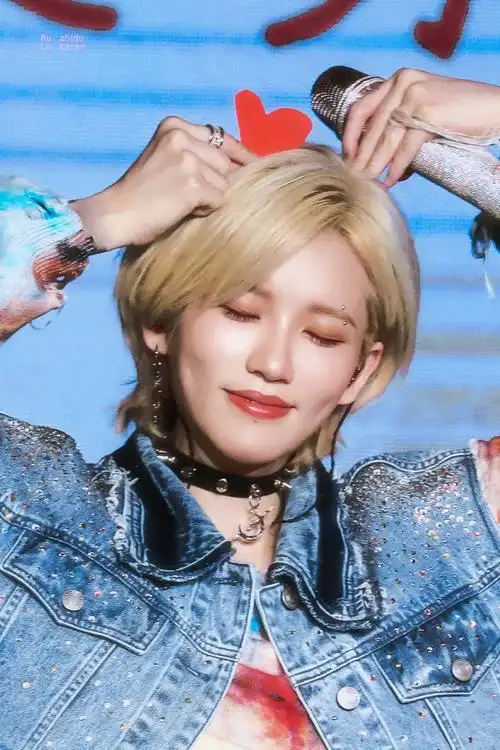 陆柯燃 喜欢和好朋友贴贴的小女孩##林更新女友疑似陆柯燃前女友