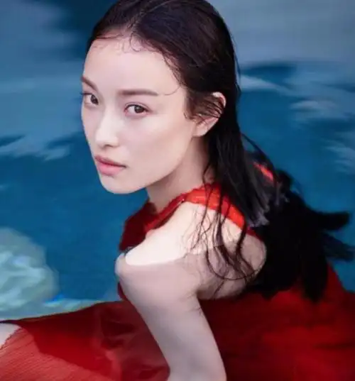 事实证明倪妮已经从不争气谋女郎走上了演员另一条路