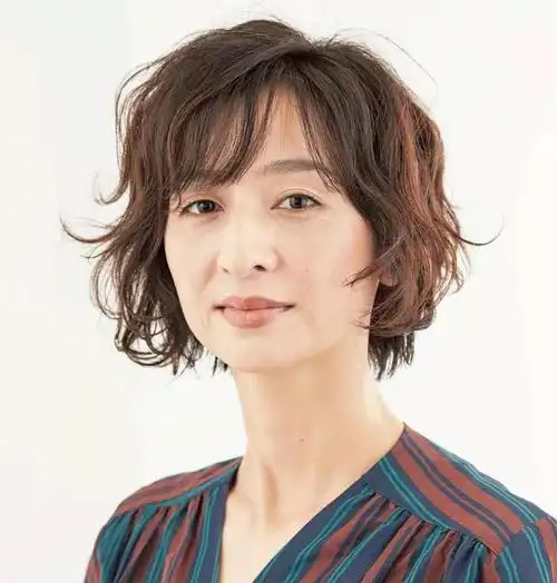 女人短发最新发型,60岁老妈发型短发