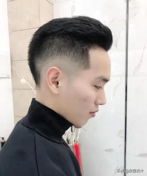 男士时尚短发发型图片推荐(今年流行帅气男士短发发型30款)(18)