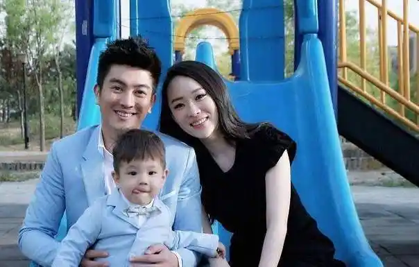 霍思燕比杜江大四岁,两人是恋爱,霍思燕有二胎一事,什么情况_杜淳