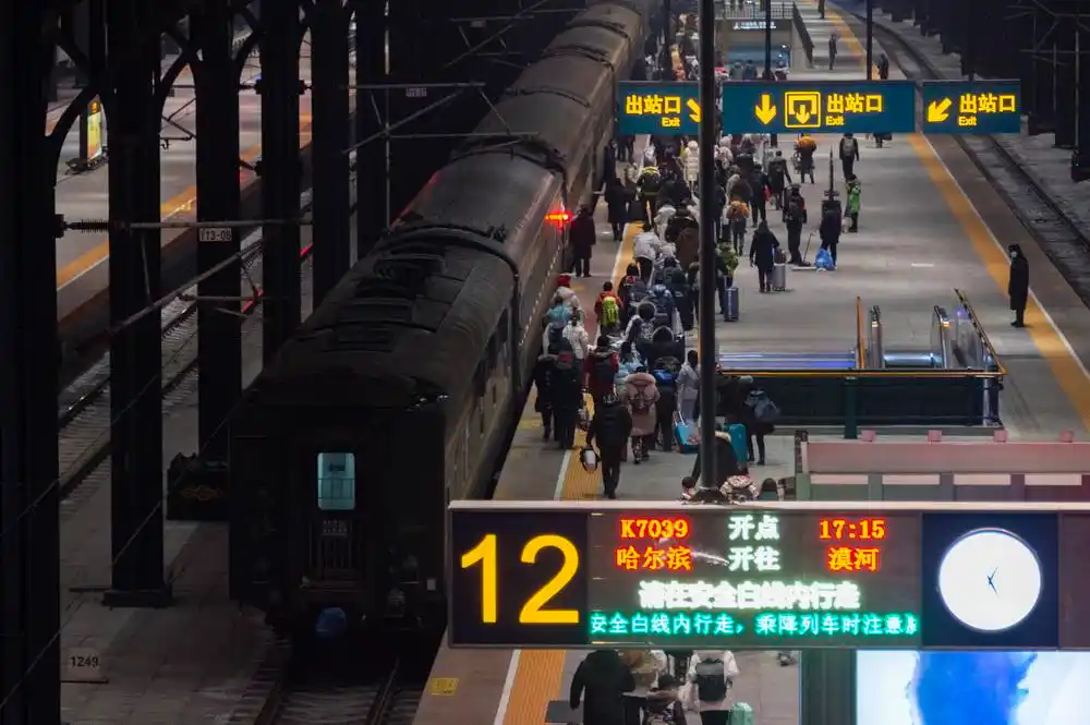 探访开往"北极"的"雪国列车"