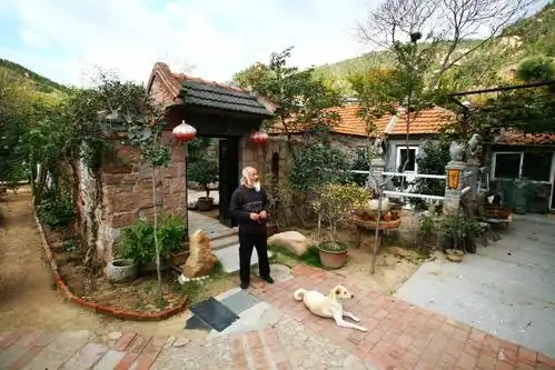 坐落在各处崂山民俗文化村用这句诗来形容崂山民俗文化村再合适不过了