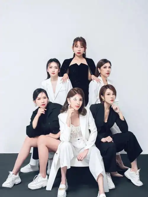 一组期待已久的团队照好看吗