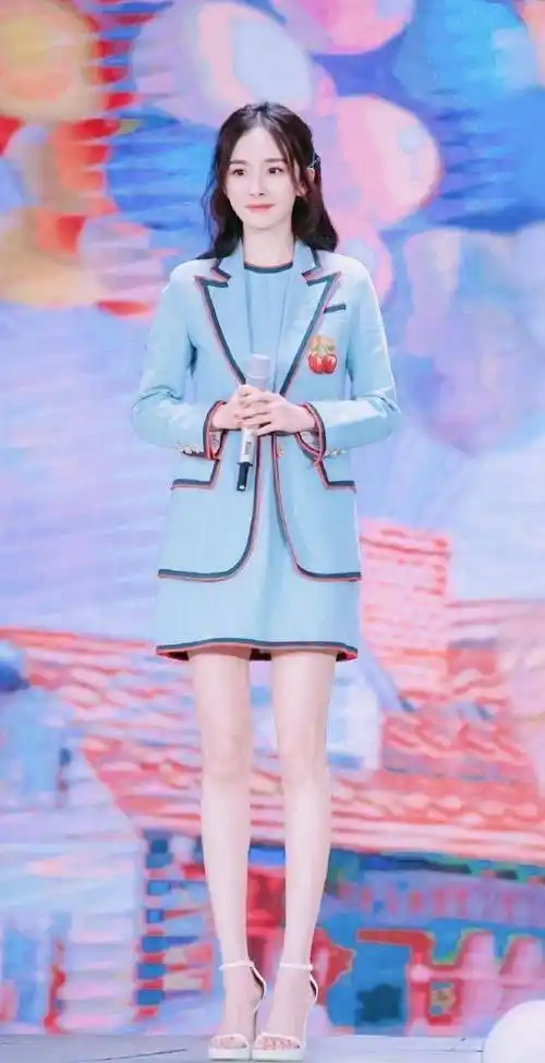 我以为关晓彤已是巅峰,没想到只是开始_迪丽热巴_杨幂_唐嫣