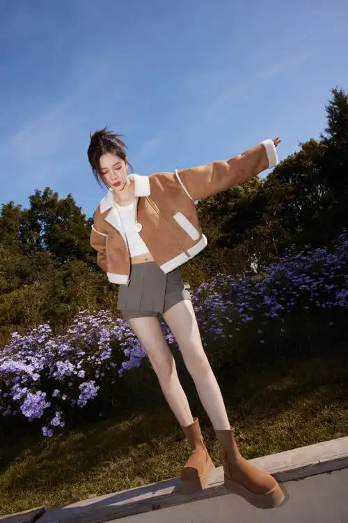 宋妍霏冬靴配短裙##宋妍霏上身下身两种季节