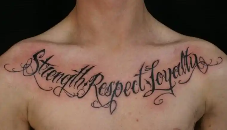 男性满胸霸气的刻字风格纹身图案