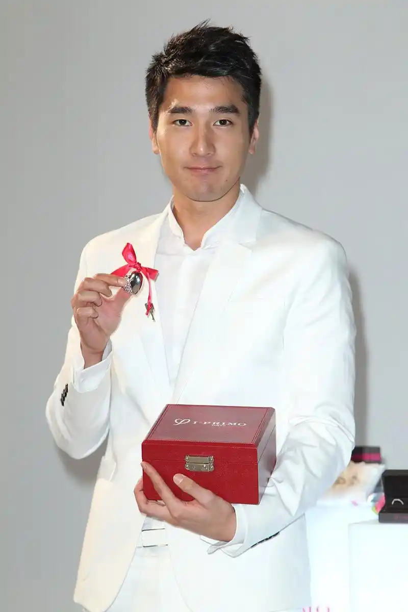 娱乐最前沿# #娱乐圈那点儿事# #娱乐八卦#  赵又廷(mark chao),男神