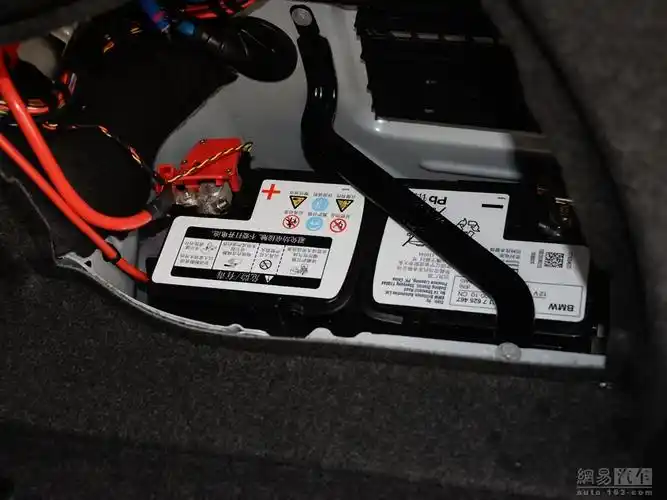 宝马3系 2016款 328li时尚型--蓄电池品牌/型号 / 117