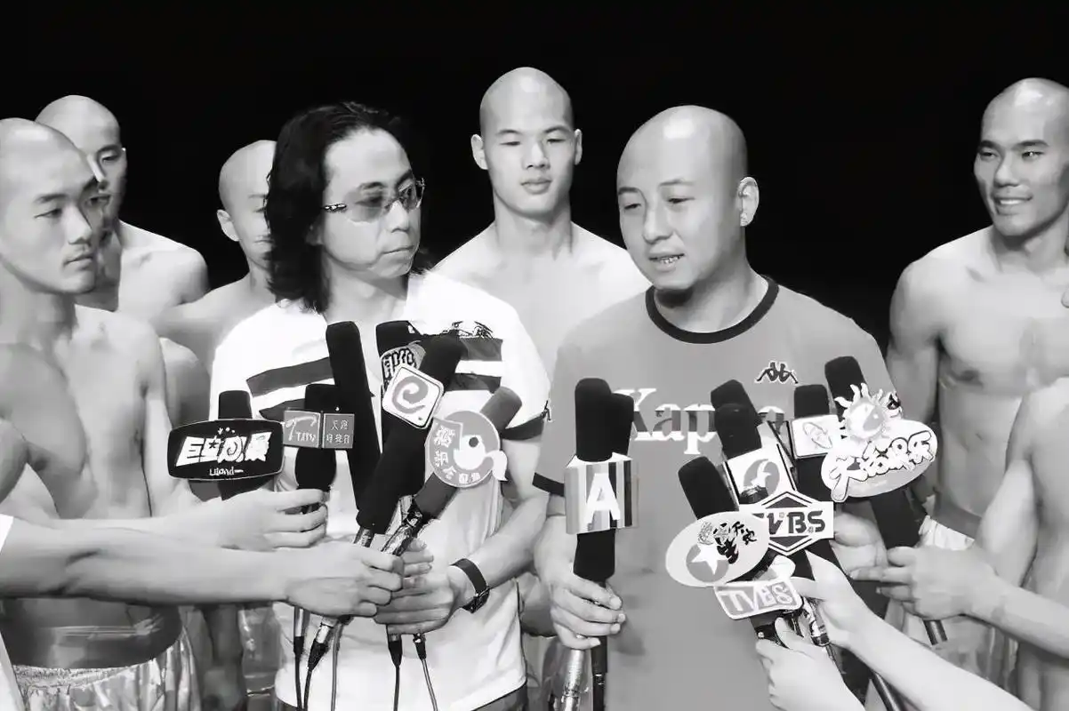 原创摇滚老炮周晓鸥28岁爆红却因队友隐退梦想是做演员